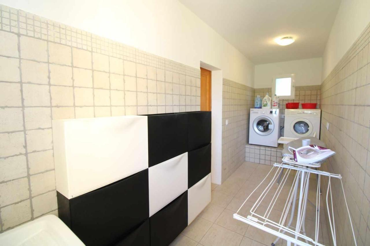 Feriehus Gato Den Vives Casa 4 Con Piscina